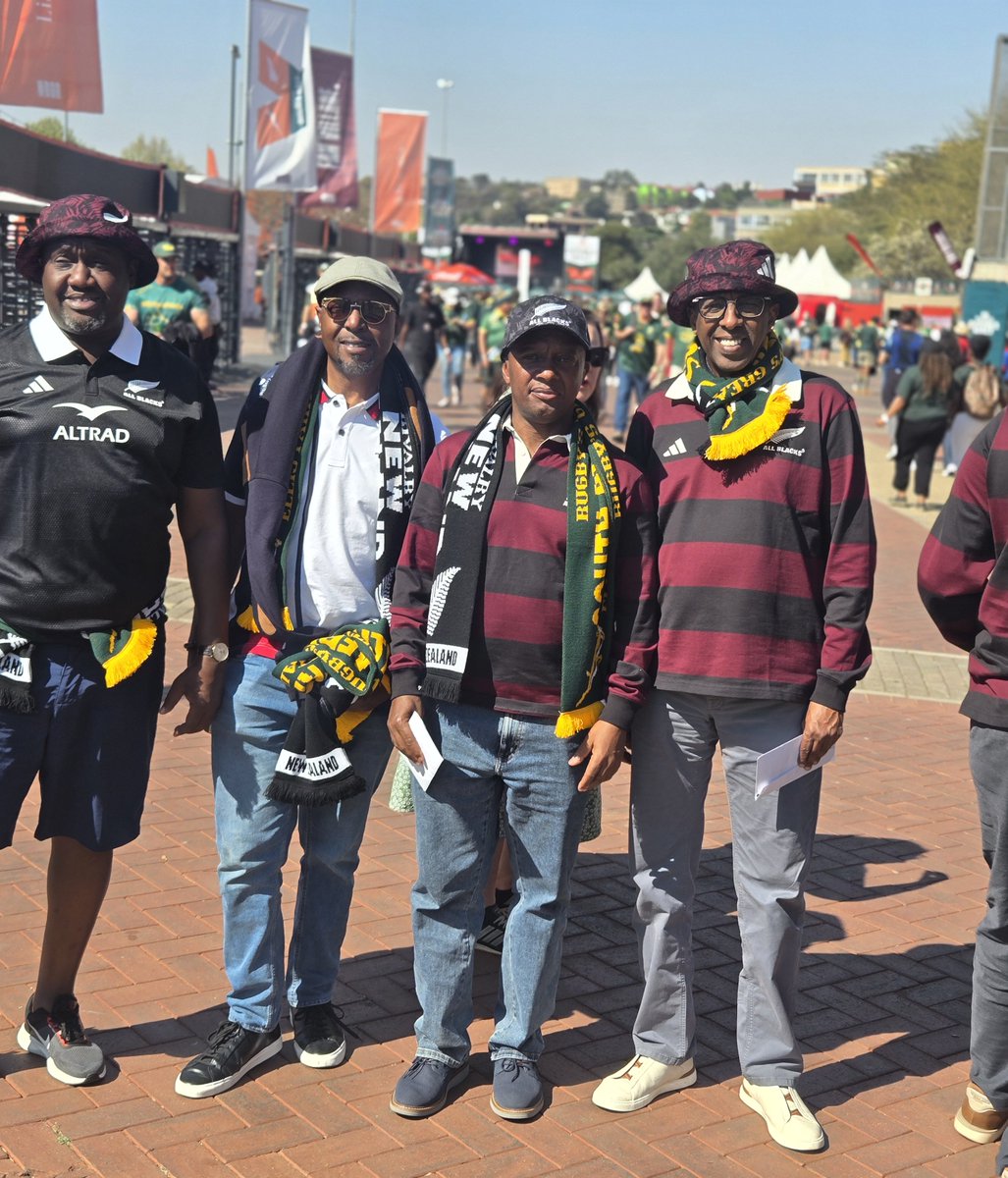 ahmednasirlaw's tweet photo. Wait...for the game... https://t.co/f8KH8hDAxC