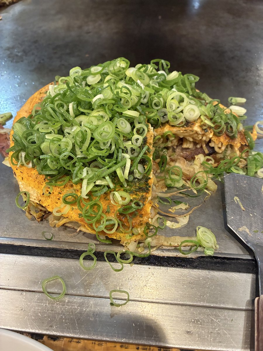 kusukusu2's tweet photo. 麺処はら田

夏休み明けの初週を乗り切った
AMは仕事をして、昼からお休み

とりあえず乗り切った
3枚目は帰省中のお好み焼きです！
お好み焼きが1番美味いのよ！
1回しか食べてないけども！ https://t.co/M8ObdA5KAm