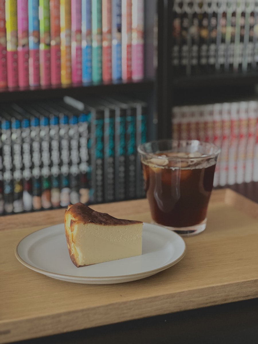 _uroo_'s tweet photo. 久々にプレーンのバスクチーズケーキを作った https://t.co/sR0F9SxD66