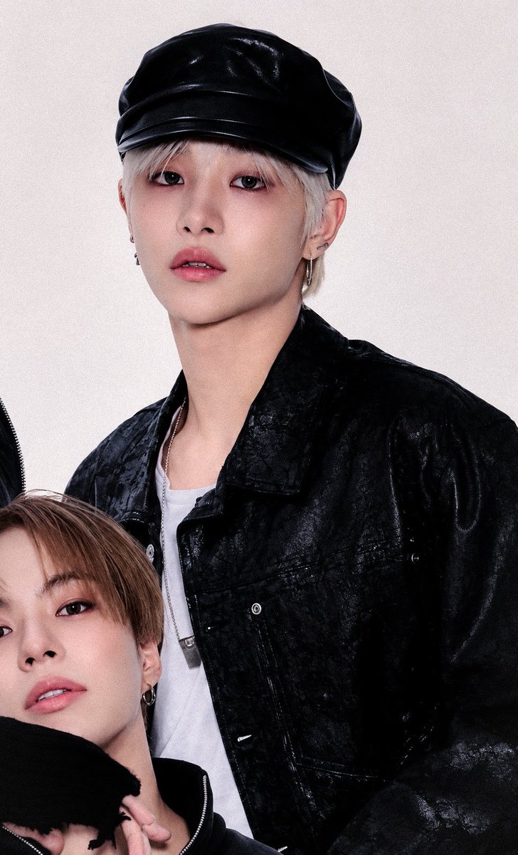 allrounderpjh's tweet photo. Jihoon you are so handsome and pretty https://t.co/s5RpZeOmw1