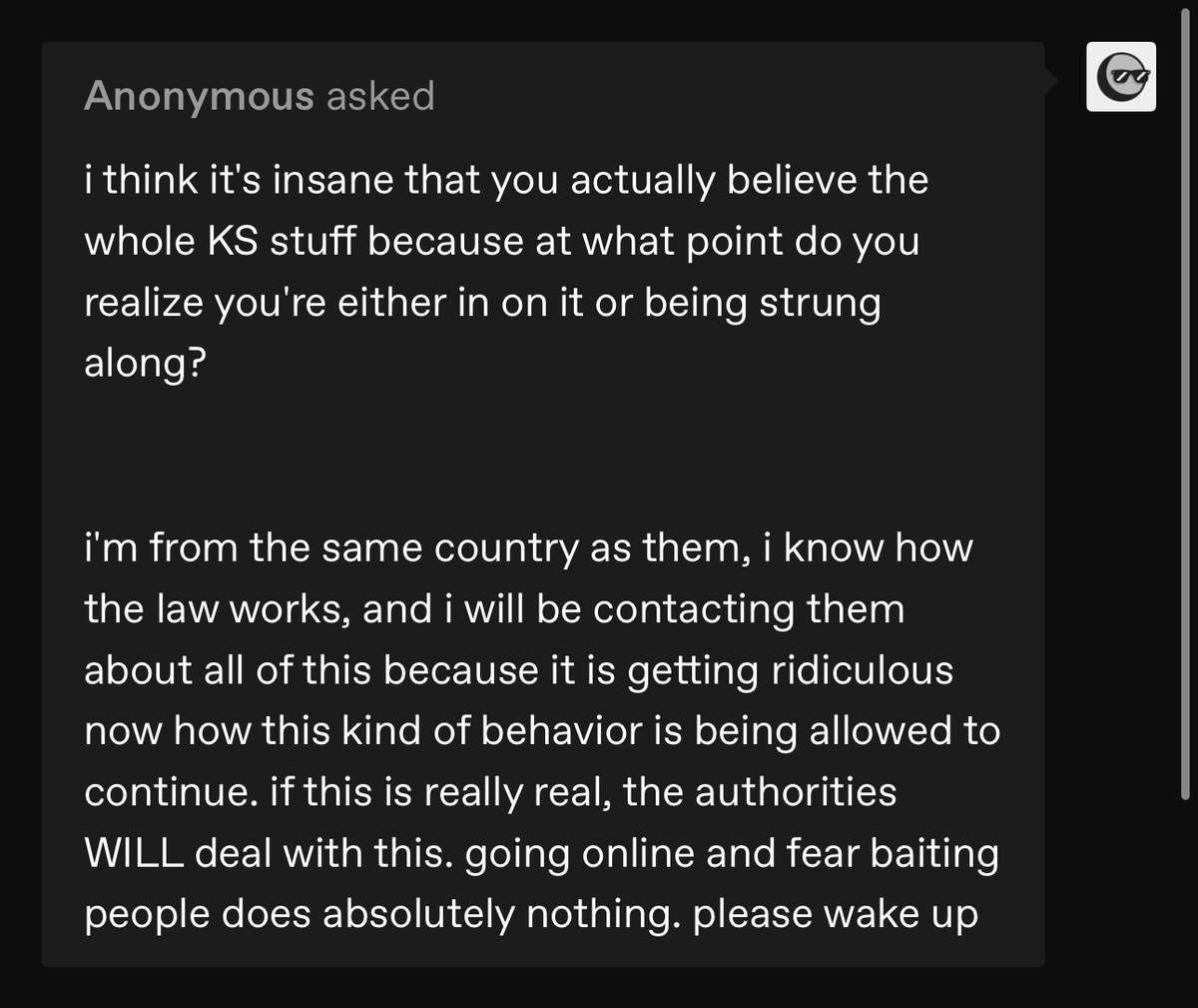 yolyoola's tweet photo. 🫀🧠 here.
I received this ask on my Tumblr saying KS' trauma is fake / bait, I've never gotten so angry. 

To anon:
I've seen enough shit to believe KS, from the photo / video evidence, to calls, and especially with KS' mother DIRECTLY threatening me, you piece of shit.
(1/8) https://t.co/DJ705KRQli