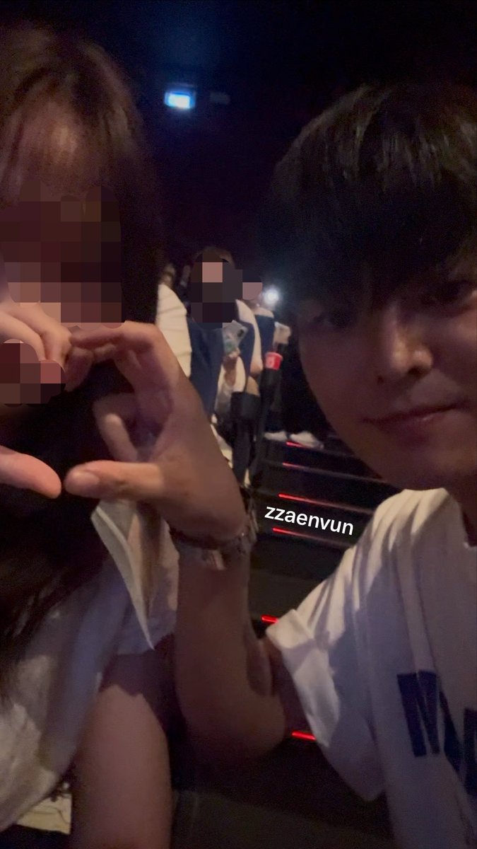 zzaenvun's tweet photo. 또무대인사갓다가깁왕창받고
또려운입덕햇다네요 https://t.co/o7id6b02gK