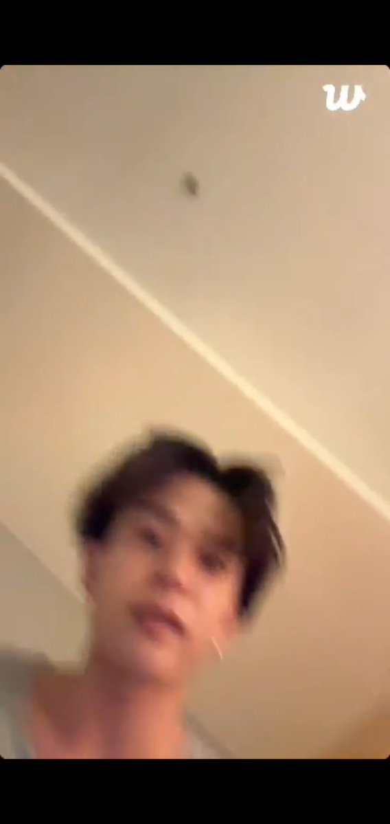 shaallytta's tweet photo. kaget bgt tiba" dapat notif asahi live saking jarang nya tu bocah live mana pas buka lngsng di suguki asa pke kutangan lgi😭 yaa allah gueee ga kuatt bgttttt https://t.co/SJMUoTOR9d