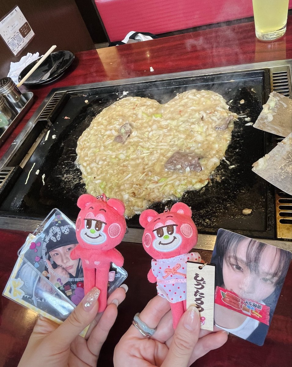 a_rt1125s2's tweet photo. しおりちゃんとたろ会🦦🦦
久しぶりのもんじゃうま〜♡！ https://t.co/upZQL59bBH