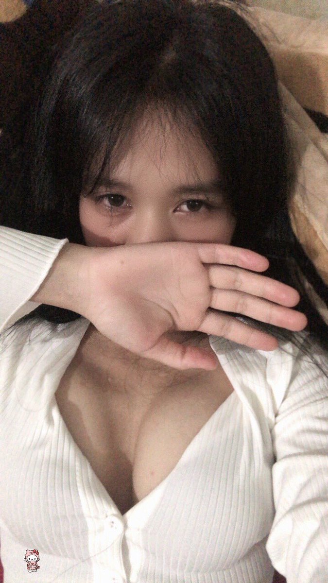 Kimyyre's tweet photo. muốn daddy tới bên em đêm nay. https://t.co/AfT4k3vaR7