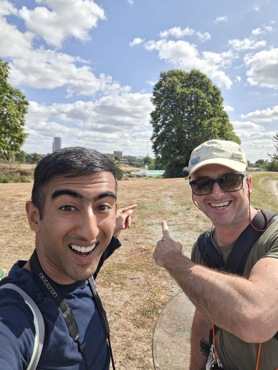 Kaulofthewilduk's tweet photo. Caught up with the fantastic @birdbrainuk this morning at Walthamstow Wetlands. 

This morning a Pied Flycatcher was found at the reserve, which has been my 'bogey bird' for years. To my surprise we actually saw it!! (photo below, please believe me!).

#londonbirds https://t.co/ag1RZgbPJH