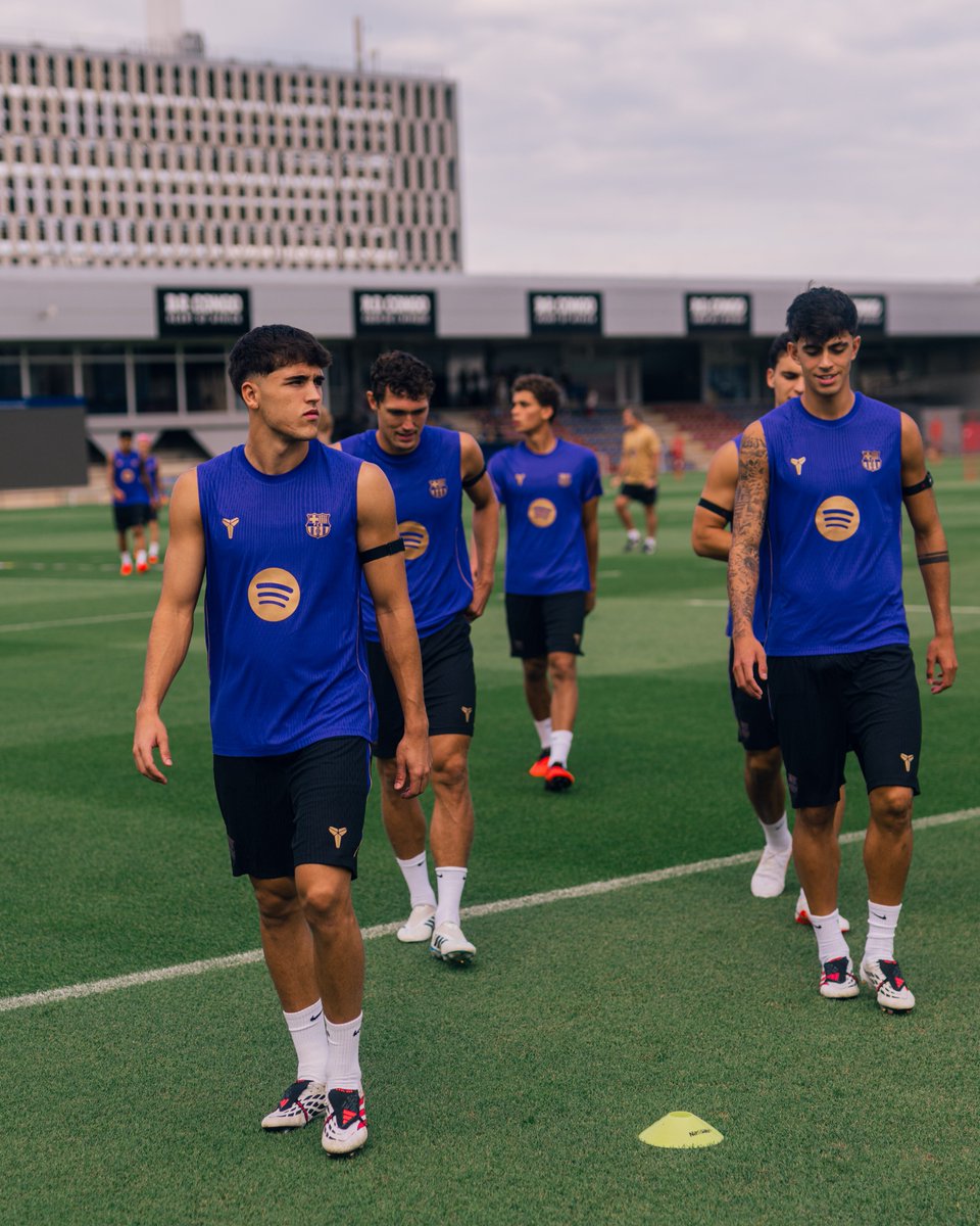 FCBarcelona_cat's tweet photo. Caminant cap a l'inici de lliga https://t.co/plG5uUWYsN