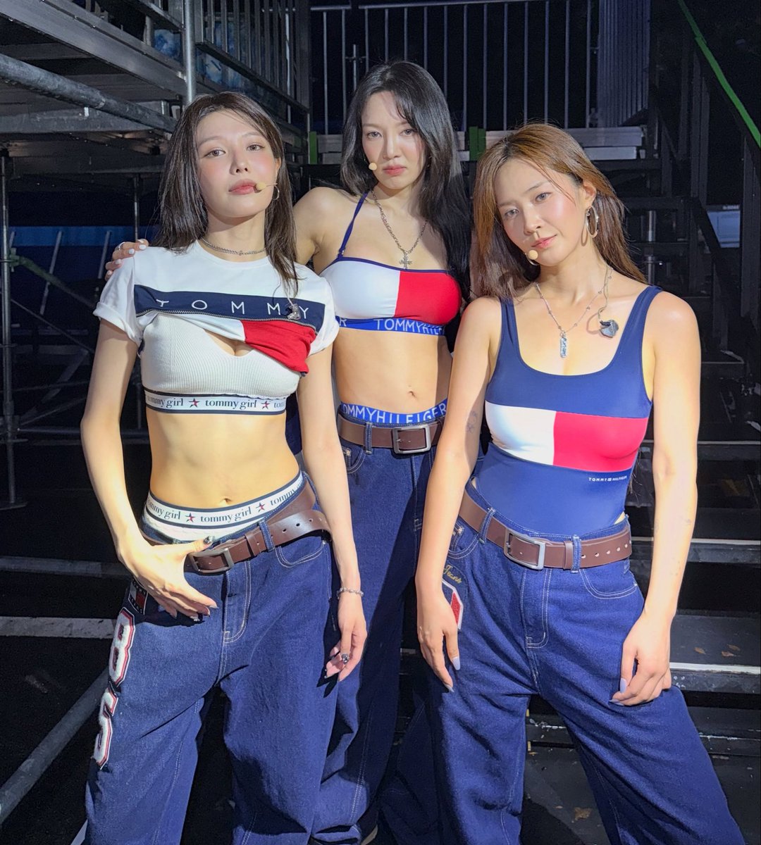 HYOYEON_Updates's tweet photo. “Wishing HyoriSoo a successful debut!
Tommy Hilfiger is cheering you on!” https://t.co/Tn1orG8z5k
