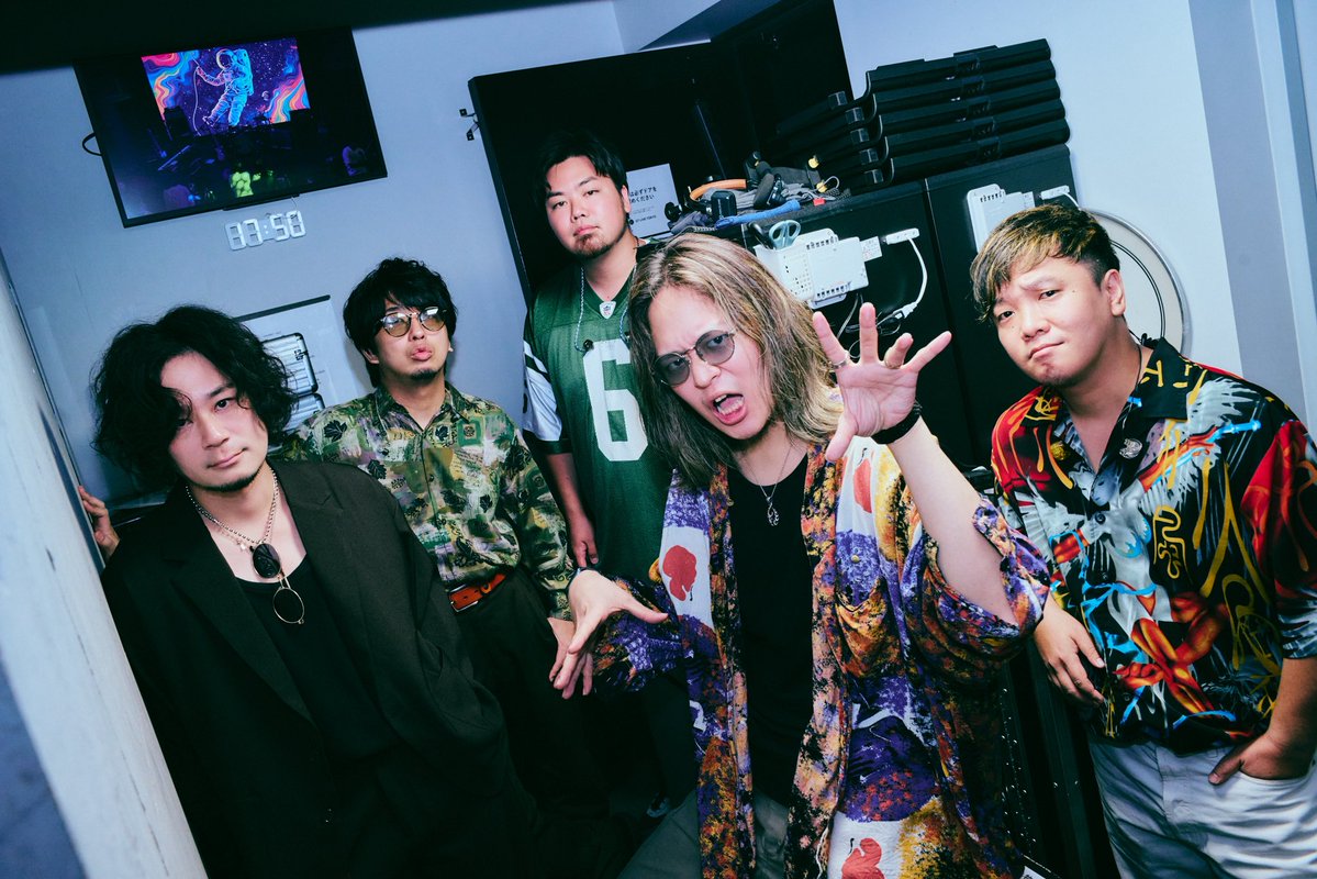 sho_hei_ha_baka's tweet photo. 2026.08.22 （土）
TRAëLL presents『TRANSMIT vol.2』
@ GT LIVE TOKYO

足元悪い中集まってくれてありがとう
最高の一夜でした
縁に感謝

兄さん最高のイベントをあざした！
@traell_official https://t.co/GSaJ25jgIA