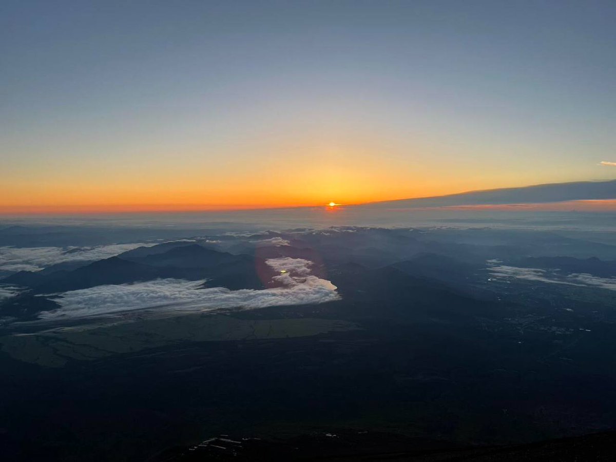 Odex233's tweet photo. Another country, another story #BreathtakingViews https://t.co/V0chT3rAOv