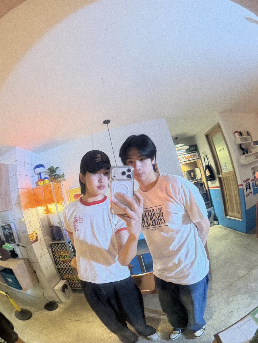 Kkim_pongsaton's tweet photo. เป็นยังไงบ้างค้าบทุกคน นี่ดูละอยากกลับไปอีกแว้วว ☺️
(ขอบคุณคุณไรเดอร์ที่พาเที่ยวด้วยน้าา🤏🏻)

LATTEKIM CNX MOMENTS 
#LatteKimVlogInCNXV2 https://t.co/DU8OX4SEbO