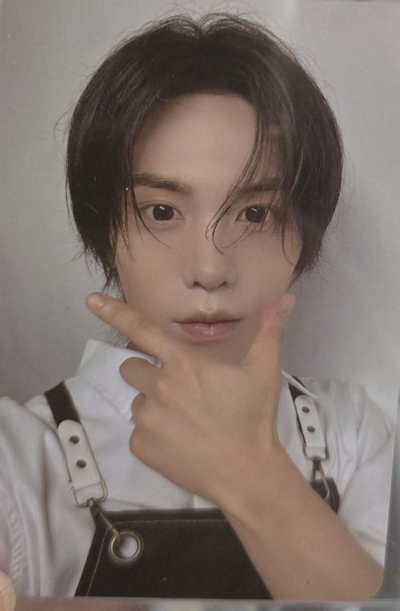 JungchuLin85540's tweet photo. ROCKY 3RD MINI ALBUM 
UNSAID 
收到實體專輯😍
好好看~繼續買買買~
support you 

#Rocky 
#UNSAID https://t.co/NdvhyuxrL4