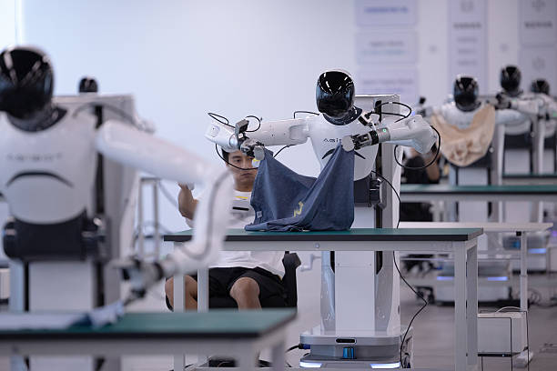 Abrltzky's tweet photo. constant supervision. #AI #FutureOfWork A robot that can help people https://t.co/4BJntQYFPk
