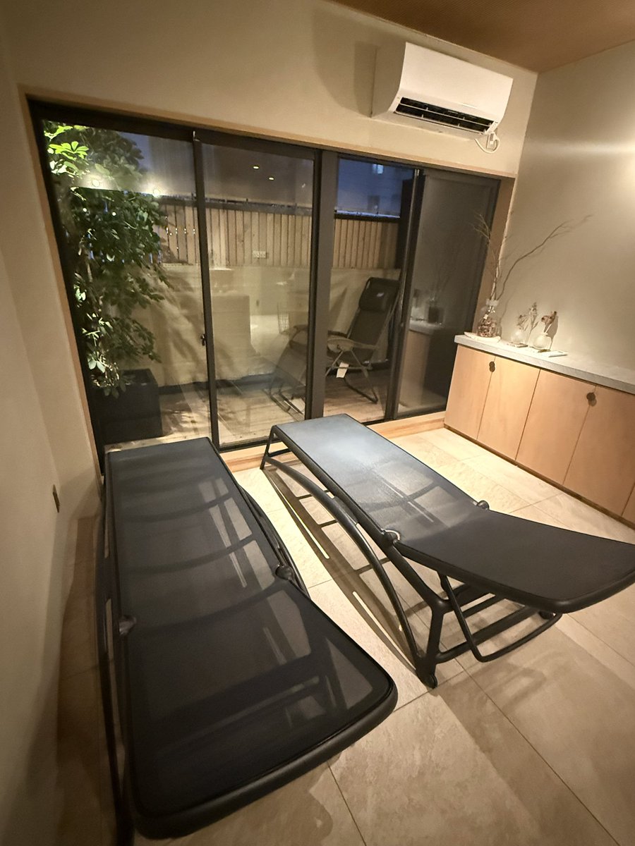 maki23star's tweet photo. 今月も
サウナ 靄 -sauna moya-さんへ

夜の時間ゆっくりできて良き
外観浴も気持ちよく

無音で過ごすのが好きなので
いろいろこれからのコト
考えたりしながら
ゆっくり過ごせました⭐︎

今日もサウナは105℃
水風呂は15℃

からの外気浴か内気浴
パックとドリンクもありがたい

来月も楽しみです！ https://t.co/tCNOYI9pKJ