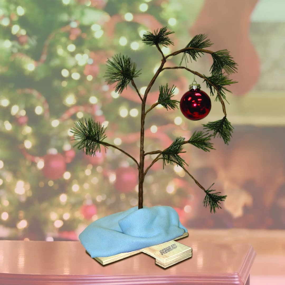 UnicunShop's tweet photo. Did you know "A Charlie Brown Christmas" helped end the 1960s aluminum tree fad? Embrace the authentic holiday spirit with our official Charlie Brown Christmas Tree replica, complete with a Linus blanket. 🎄
https://t.co/cwXk8GZeMC
#Peanuts #ChristmasSpirit #CharlieBrown https://t.co/KahuqA6LoX