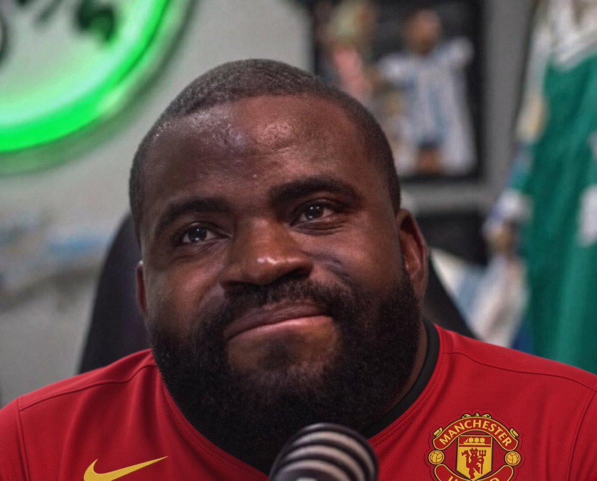lightUTD_'s tweet photo. Match Day 1, and Harry Maguire is already playing striker. What will happen on Match Day 27? 😭 https://t.co/CJWJyrP8Nk