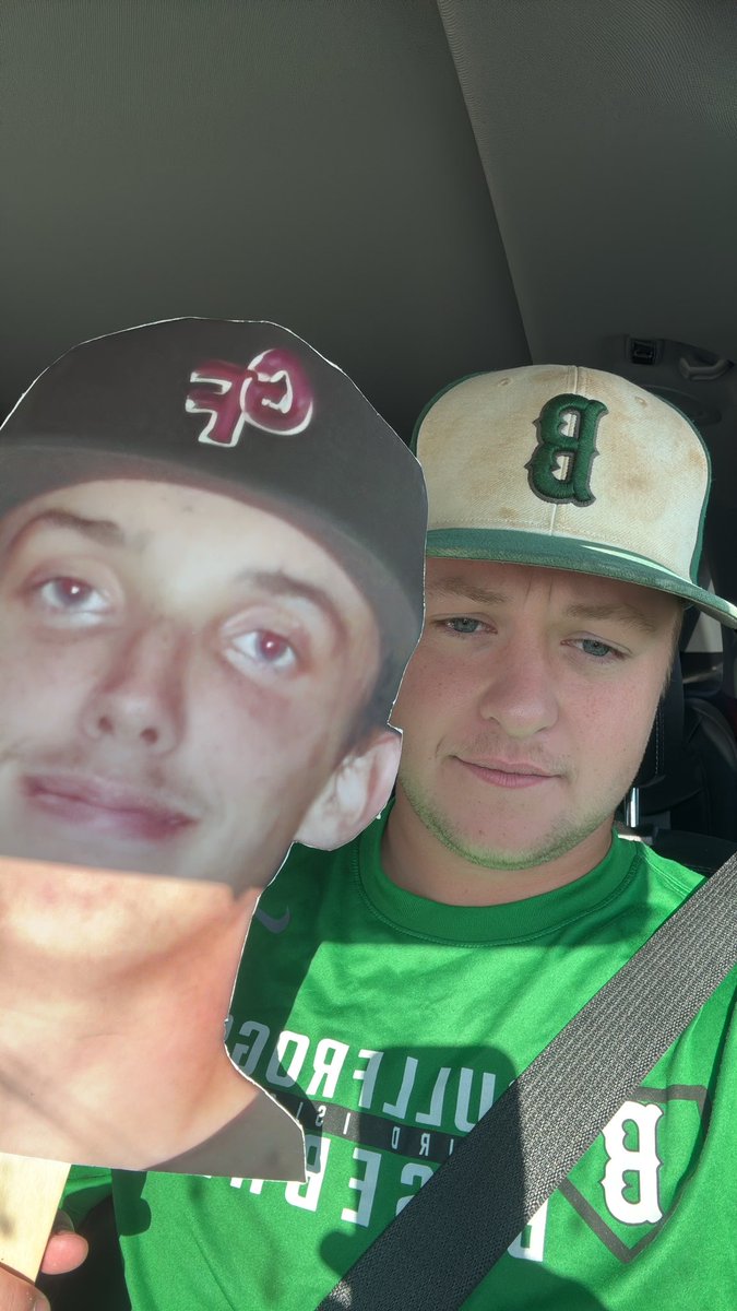 Braeden_t03's tweet photo. Headed to Jordan early today to support the sisters boyfriend

Hopefully he gets a hit this time!

#GoCornbelt #RunItBack 

@MBAState2026 @KilowattsGF @jordanbrewers https://t.co/F6eohsOxhL