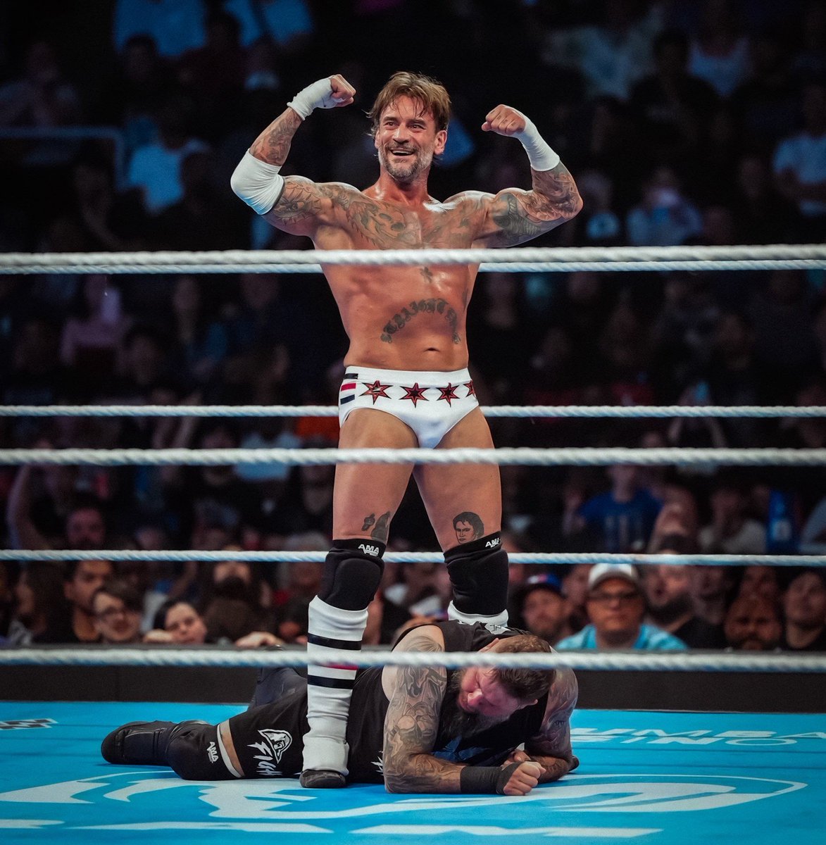 Total_CatchYT's tweet photo. Le match entre CM Punk et Kevin Owens hier m'a confirmé une chose que j'avais en tête :

À 47 ans , CM Punk est le meilleur Catcheur WWE de l'année 2026.

#SmackDown https://t.co/VTvo62Yi3A