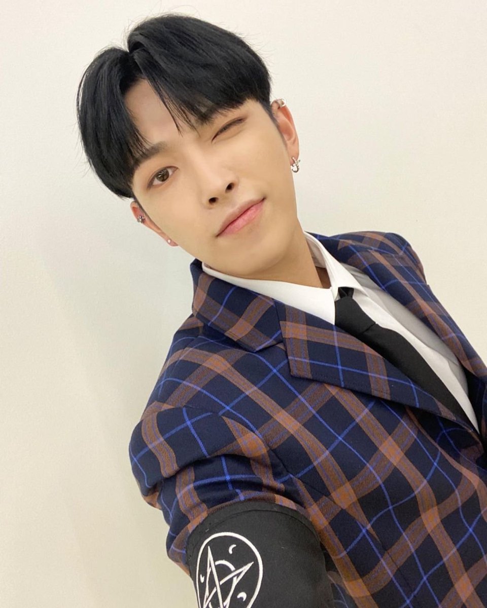 save_jjoong8's tweet photo. 사실 우리 쭝람이 키 이메다입니다!!
푸하하핳하핳핳🦫;;;; https://t.co/quw8Vuh7dj