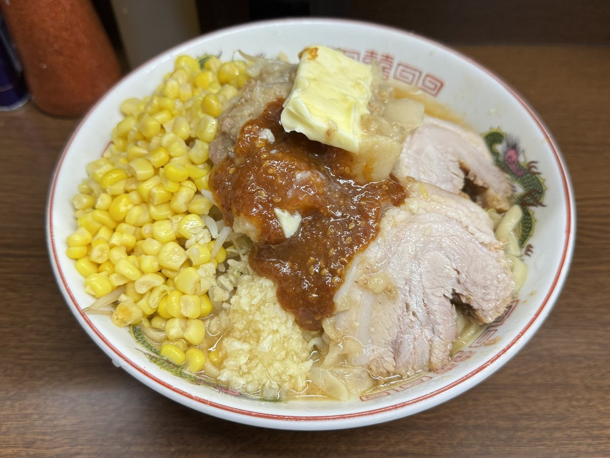 sh71u's tweet photo. 23時前に食うきったねえラーメンが至高なんすよ https://t.co/16P9HkmWVo