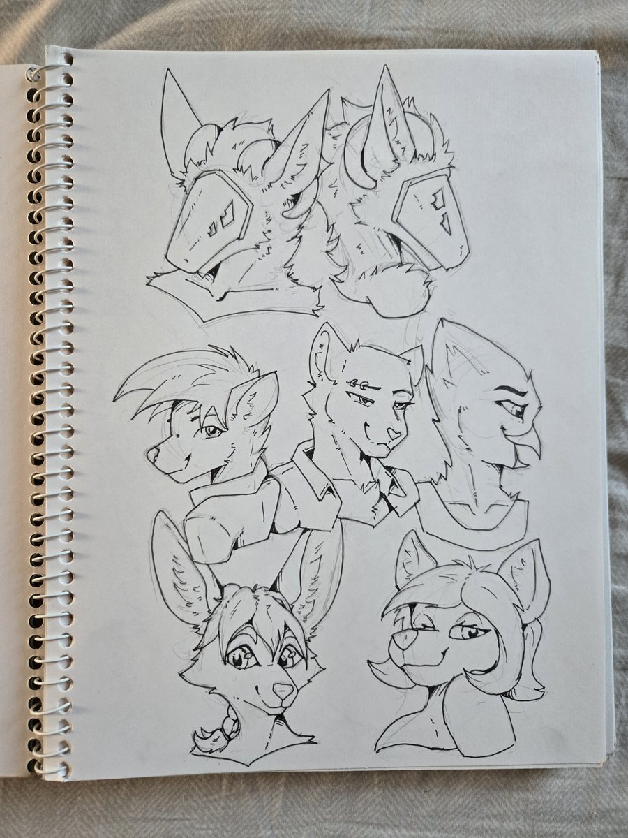 CosmicFSart's tweet photo. Some simple sketches to get back into the groove of things https://t.co/WlWR7823V1