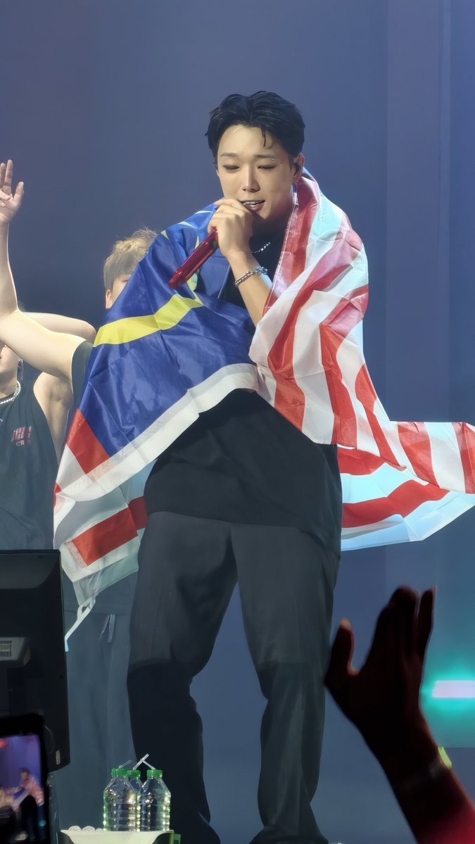 lukehammbobger's tweet photo. HAPPY INDEPENDENCE DAY MALAYSIA
#BOBBY
#iKON_FOUREVER_TOUR https://t.co/H47zRaSC6r