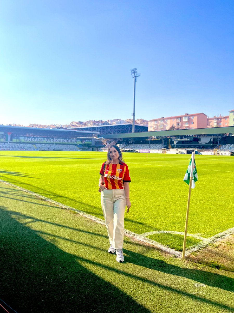 skrn_krc's tweet photo. Alandayız 📍Saldır Kayserispor’um 💛❤️ https://t.co/pd5y28hsw3
