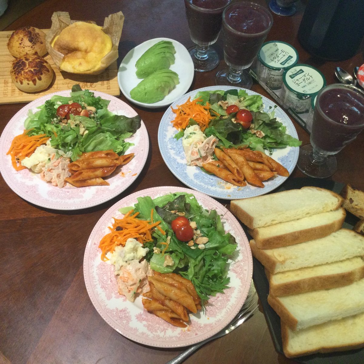 ritaguchi's tweet photo. 次女がクロワッサン・キッシュと、ケーキを作ってくれました。 https://t.co/VKvRuYmW1E