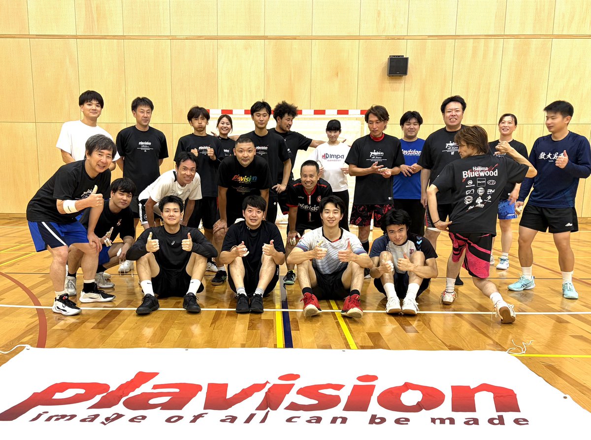 haijimahandball's tweet photo. 今夜の拝島ブルーウッド練習会は凄かった!
香港からのBookさん、そして初参加の4名を含め、大人数が集結!💪おかげで熱気あふれる最高に楽しい練習になりました!
#bookhandball #plavision #拝島ブルーウッド #開智所沢 #haijimabluewood https://t.co/c0cHM5ieK0