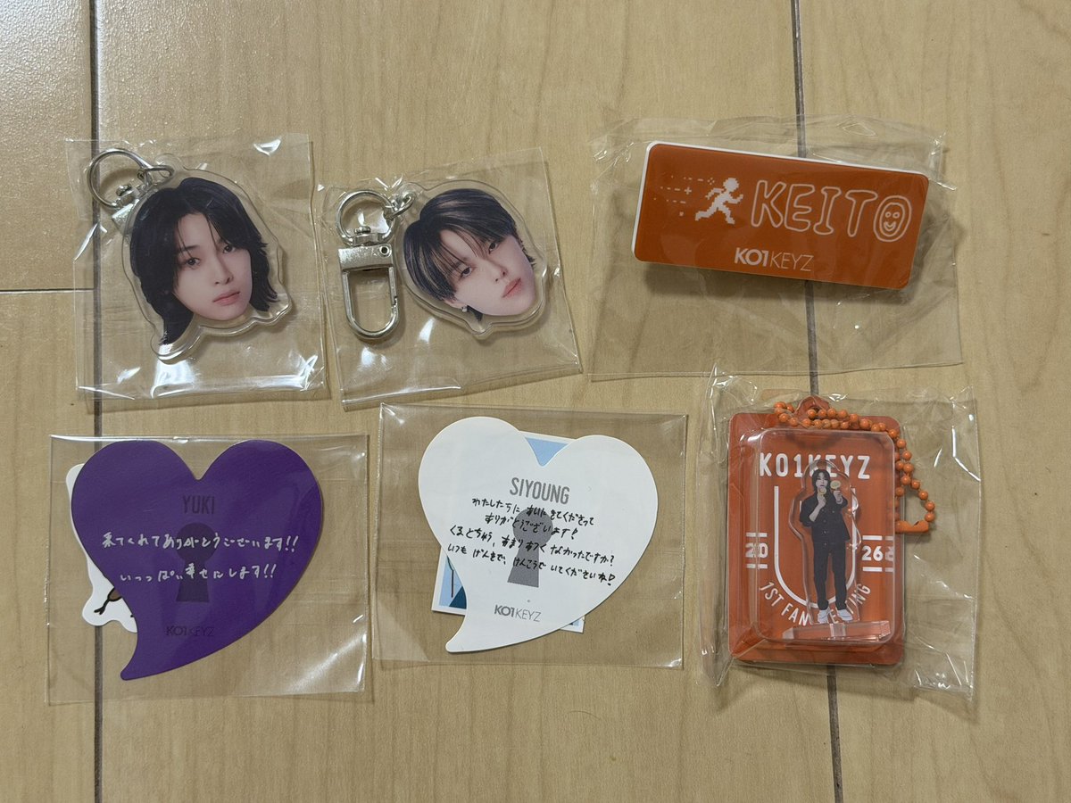 llowtmjpw's tweet photo. KO1KEYZ コイキーズ 1st FANMEETING カプセルトイ 交換　

譲:ネームプレート：小野 
ミニアクスタ：小野
顔面アクキー：小野 濱田
ステッカー：後藤 シヨン

求:同種 飯塚

#KO1KEYZグッズ交換 https://t.co/EXqv5WBo2B