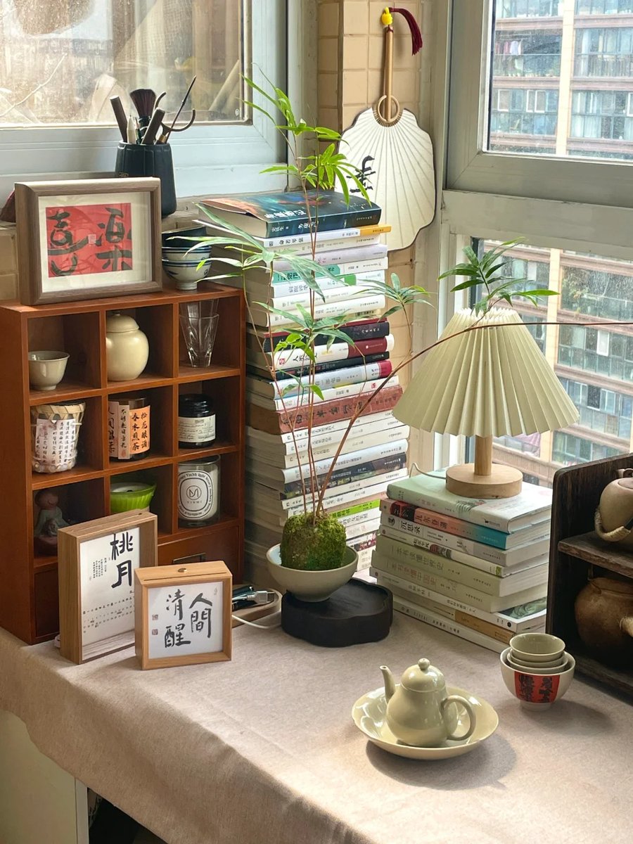 torrente_ej's tweet photo. Tiny desk upgrade = big productivity win! A few potted succulents, cable organizer, and warm desk lamp make my workday way nicer.  #WorkspaceGoals， https://t.co/Md1h0azvMb