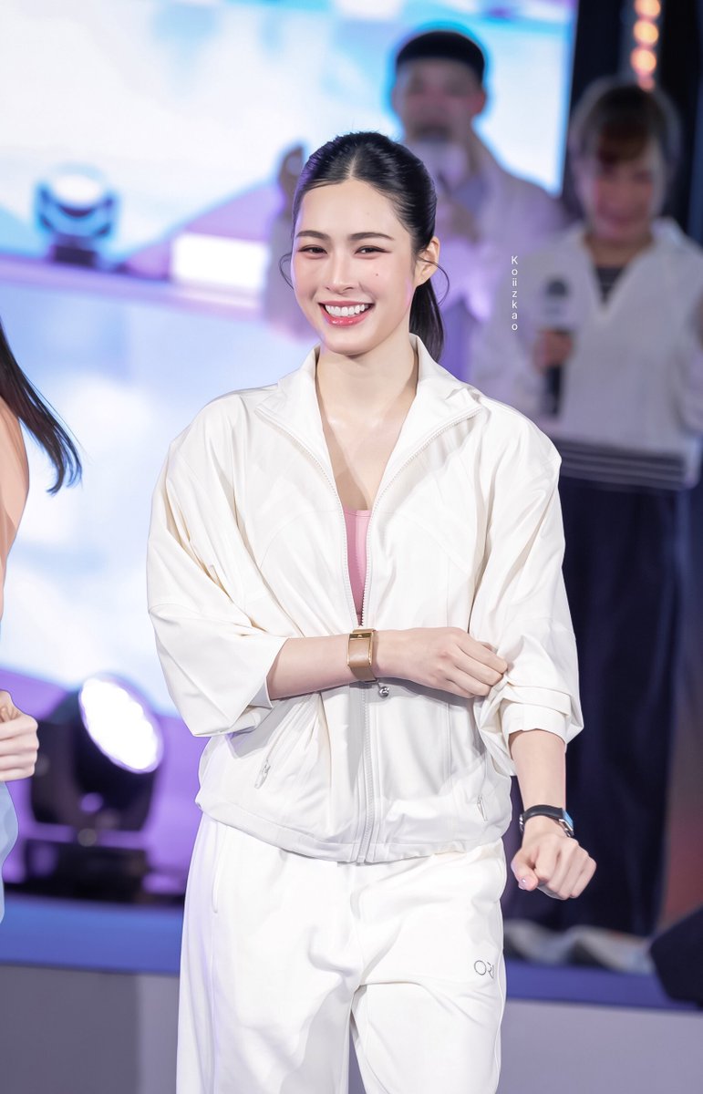 Koiiz9's tweet photo. 🤍🤍🤍🤍🤍

LINGORM PRESENTER MEGA WE CARE
#LingOrmxMegaWecareMitment
#Linglingkwong‌ #หลิงหลิงคอง‌ https://t.co/r2ZTvRHIym