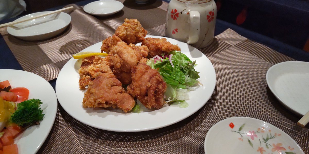 takaharada's tweet photo. 今夜は体調不良を美味しいお酒とちゃんこで吹き飛ばせ！で、両国のわとんで、明瀬山慰安会へ。明瀬山さん、お疲れ様でした！ https://t.co/AjCA2D7wDe