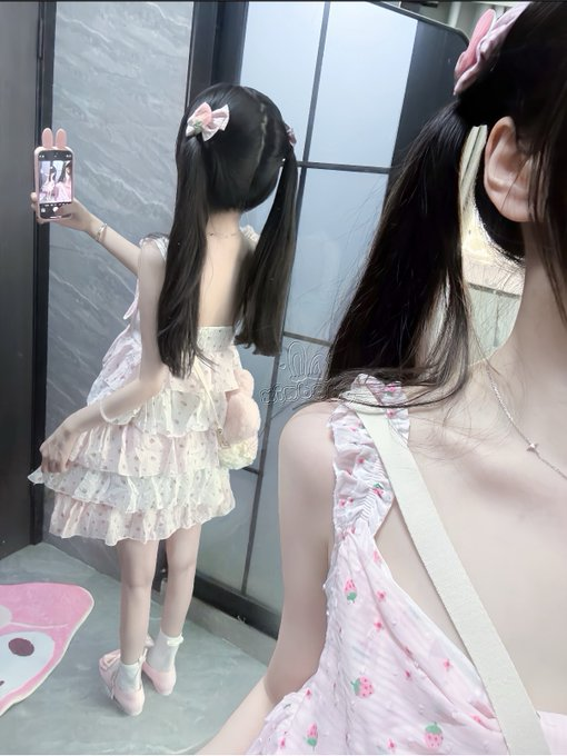 hythamelashery's tweet photo. 嗷～谁要锐评我闺蜜14岁的福！  

要看的来撒～我直接发啦！！  

看完不许说黑就行！！🥰 https://t.co/fQ4JTWLLgy