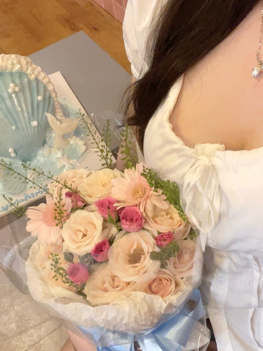 dnd_hyn's tweet photo. My birthday 🫧🩵🐚 https://t.co/qcR7Tz5c7M
