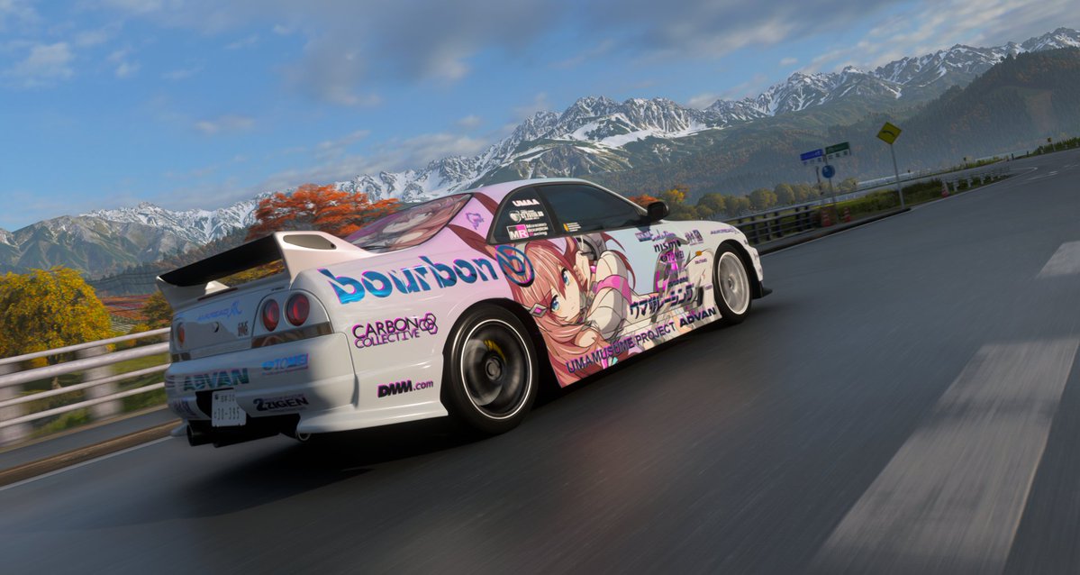 FritzsNyet's tweet photo. I love trying to take pretty photos in FH, so I can't think of anything cuter than my daily drive. Ever since I discovered this livery, I've really been appreciating all of them, but especially the R33 GT-R.

- Ty @sakura_bcnr33  I'm becoming a huge fan of your art!🩷

#ForzaHorizon６