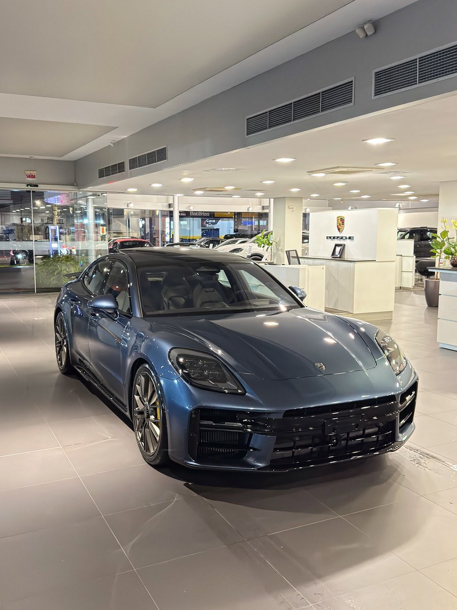 streetjour's tweet photo. Panamera🩶💙🩵 https://t.co/HYzUujBxHV