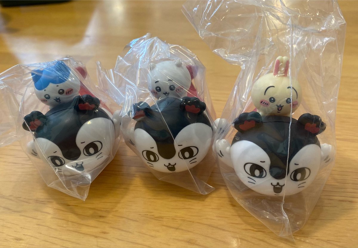 totteoki62's tweet photo. 本日は朝一で身内の協力を得て特典回収
第一弾も最後までうさぎ引けなかったので、最後の最後に出てくれて嬉しくて涙出た…
みんなかわいい https://t.co/5mJlL9zUYK