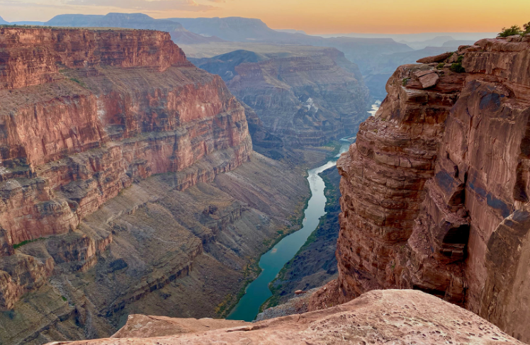 Vochekie's tweet photo. Soon we will see Grand Canyon filled with many mansions 🪽👼🪽🥰😍💙

“In my Father’s house are many mansions: if it were not so, I would have told you. I go to prepare a place for you. https://t.co/DLhJkoUWT5
