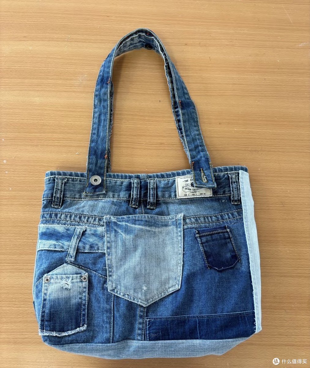 cy_gacula's tweet photo. Just finished my first upcycled denim tote! Cut old jeans, added hand-stitched pockets, and now it’s the perfect eco-friendly bag for weekend farmers’ markets  #DIY #UpcycleCrafts https://t.co/JY3DkZkF1V