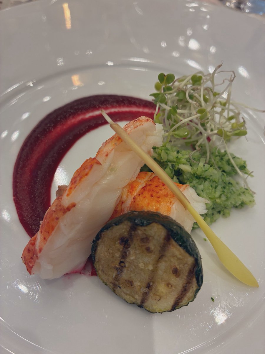 nontter3's tweet photo. オタ友の結婚式💒最高だった💞すてきな会場と���味しいご飯でhappy贅沢時間を過ごさせていただきました

トッモ綺麗だったし幸せそうで参列者もずっと楽しそうで結婚式って陽の気に溢れていて、幸🥹💞
卓がオタク同窓会だったし笑笑笑

写真、存在がセンシティブになっている私 https://t.co/gihxqxY0pC