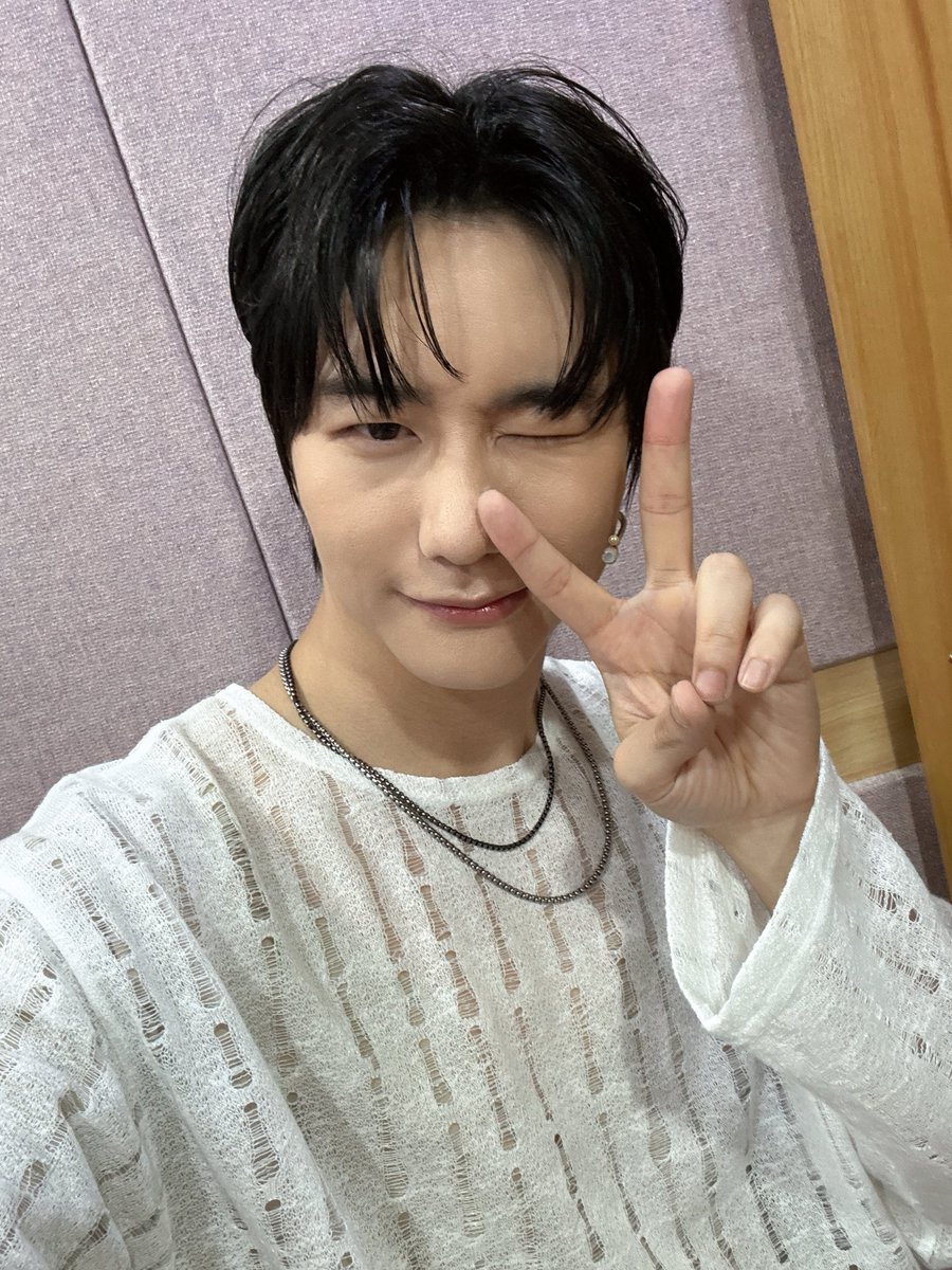 gyangseungsik's tweet photo. 오늘 공연도 끝!
밖에 무지개가 있더라구용😄😊 https://t.co/FZyK7QORvJ