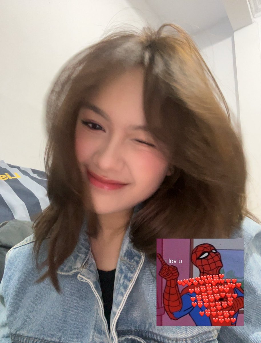 agsrdangrhh's tweet photo. Thx vc nya cantikk @Nachia_JKT48 asli bagus bgt rambutnya!! 

Makasi jgaa udh ucapin ultah 😝🫰🏽, see u next vc :p
#ChiaCall @YokinachiaID https://t.co/9syyFd4ZHs