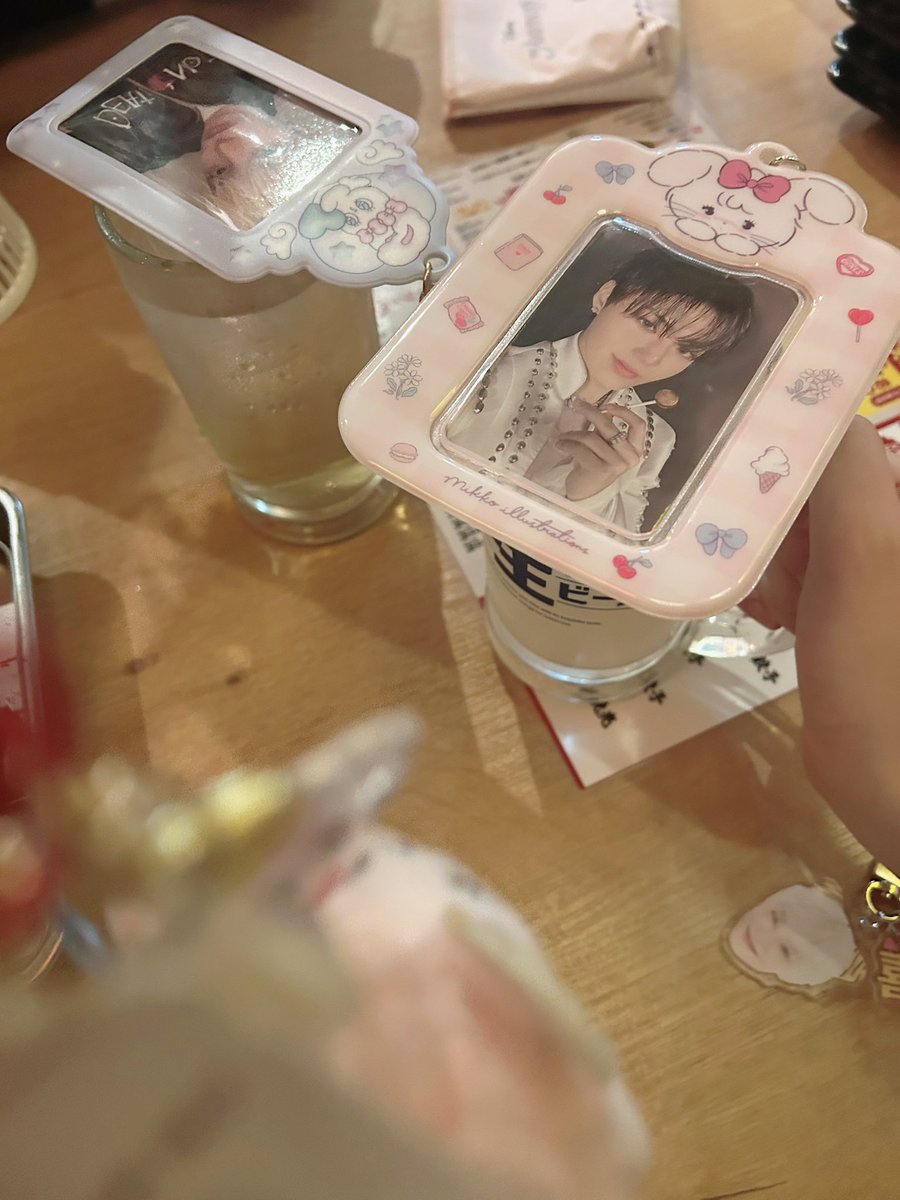 jgqprbteume's tweet photo. りおんちゃんと打ち上げ🍻
めちゃくちゃ楽しかったし色々語れて良かった！本当にありがとう😭😭 https://t.co/M0dYt4RFJL