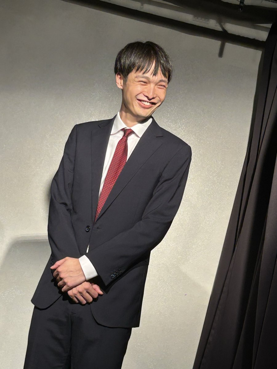 yus_h_pride's tweet photo. 本日はミライビトありがとうございました！
ネタ中もエンディングもカナブン騒動でした！！カナブンも室内の方がええよなーそら！気持ち分かるよ！
また次回も出られたらいいよねー！ https://t.co/FKeVgcGydS