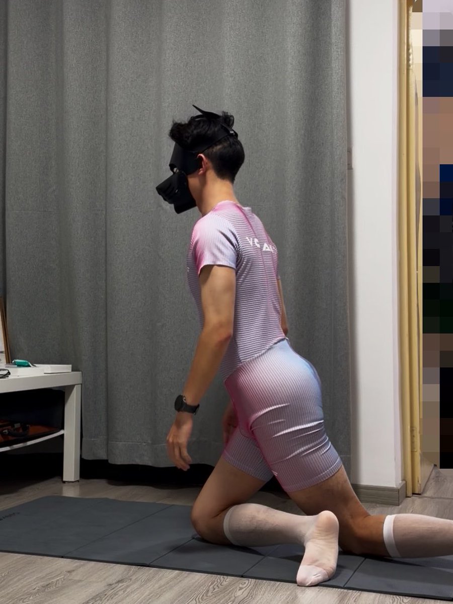 MVLLMYRelic's tweet photo. 奇装异服拉伸1
活动一周40km跑步后的千年老髋 https://t.co/Jve8tRclW8
