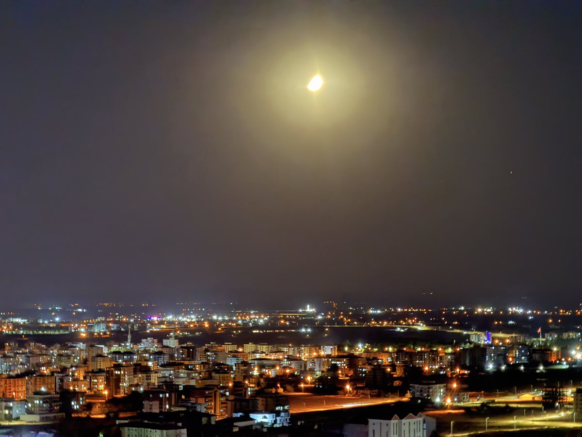 _umutatik's tweet photo. “Bir şehir sevilir mi bu kadar,
Her sokağında ayrı bir hatıra…
Adıyaman, gecenin sessizliğinde bile
Kalbime doğan en güzel ışık.” #adıyaman https://t.co/k1MyToOAXb