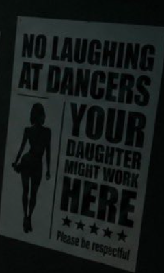 PCINDIE01's tweet photo. Beleza, isso aqui foi genial kkkkkkkkkkkkkkkkkkkkkk Um Pôster dentro do clube de strip dos vazamentos GTA 6, dizendo:
 "Nada de rir das dançarinas, sua filha pode trabalhar aqui" https://t.co/TWn1YhlEIO