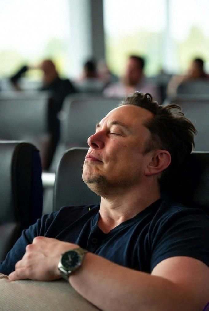 Elonupdate888's tweet photo. If you walked in and saw Elon like this, what would you do? 👀 

A. Let him sleep 😴
B. Take a selfie 🤳
C. Wake him up ☕
D. Leave quietly 🤫 https://t.co/vbtk4D0x8R