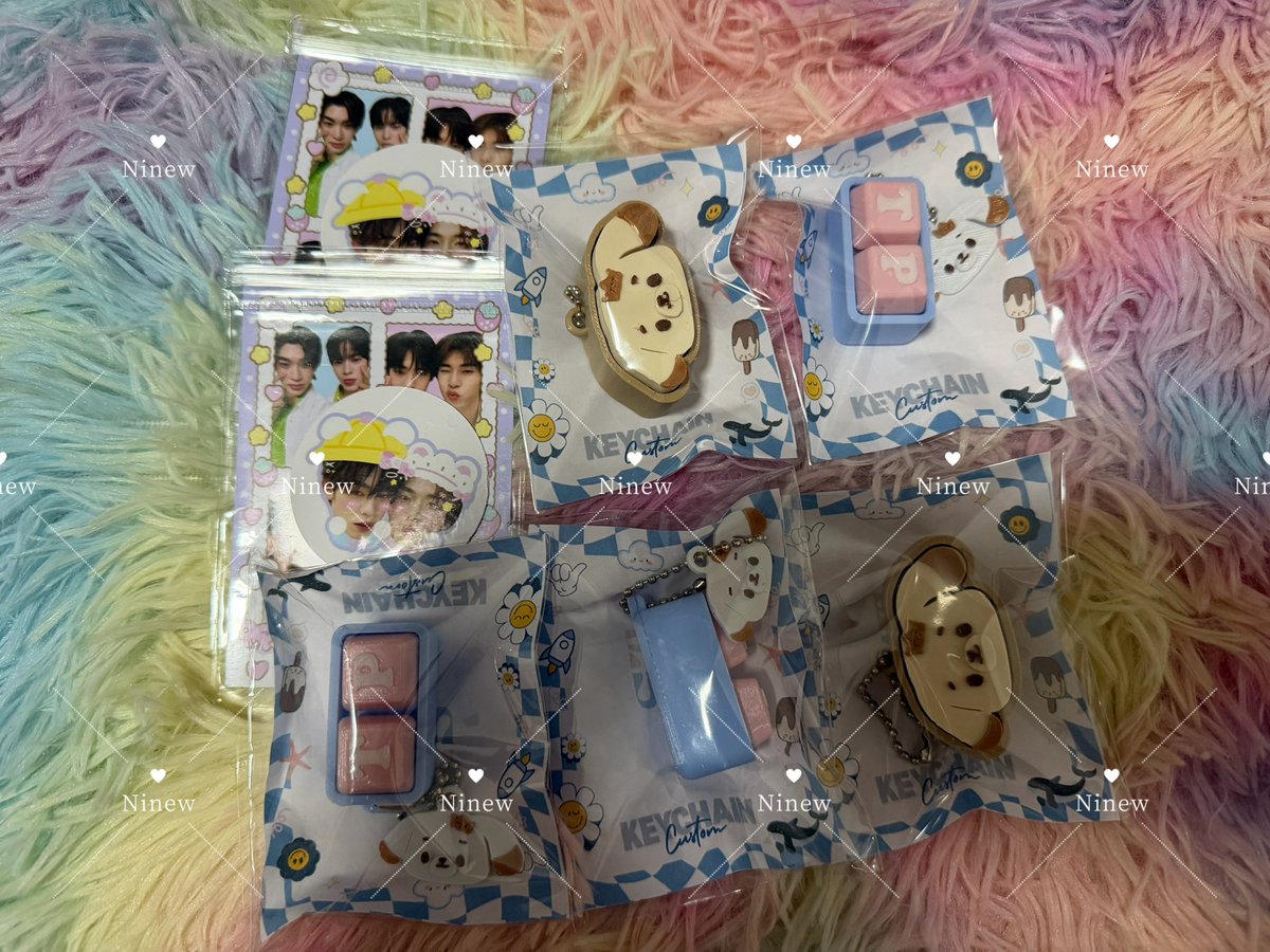 N_ninewNtc's tweet photo. 💌 Giveaway ทางบ้าน🎠🐶🐻‍❄️

🎢 #DuangGoRoundConcert 🎡

💜 รีทวีต+ติดตามทวีต 
🎉(ถึงวันที่ 23/8 เวลา 22:00น.) 
🩵ประกาศ พรุ่งนี้ 22.30น.

📮มี 7 ชิ้น ของสุ่มไปให้นะคะ 
📮ค่าส่ง 50 ฿

มารับน้อนไปเลี้ยงกันน๊าาาชาววาวา🫶🏻🐻‍❄️🐶
DUANG CONCERT AT IMPACT🎠
#DaungGoRoundConcert 
#เจอด้วงที่อิมแพคนะเธอ